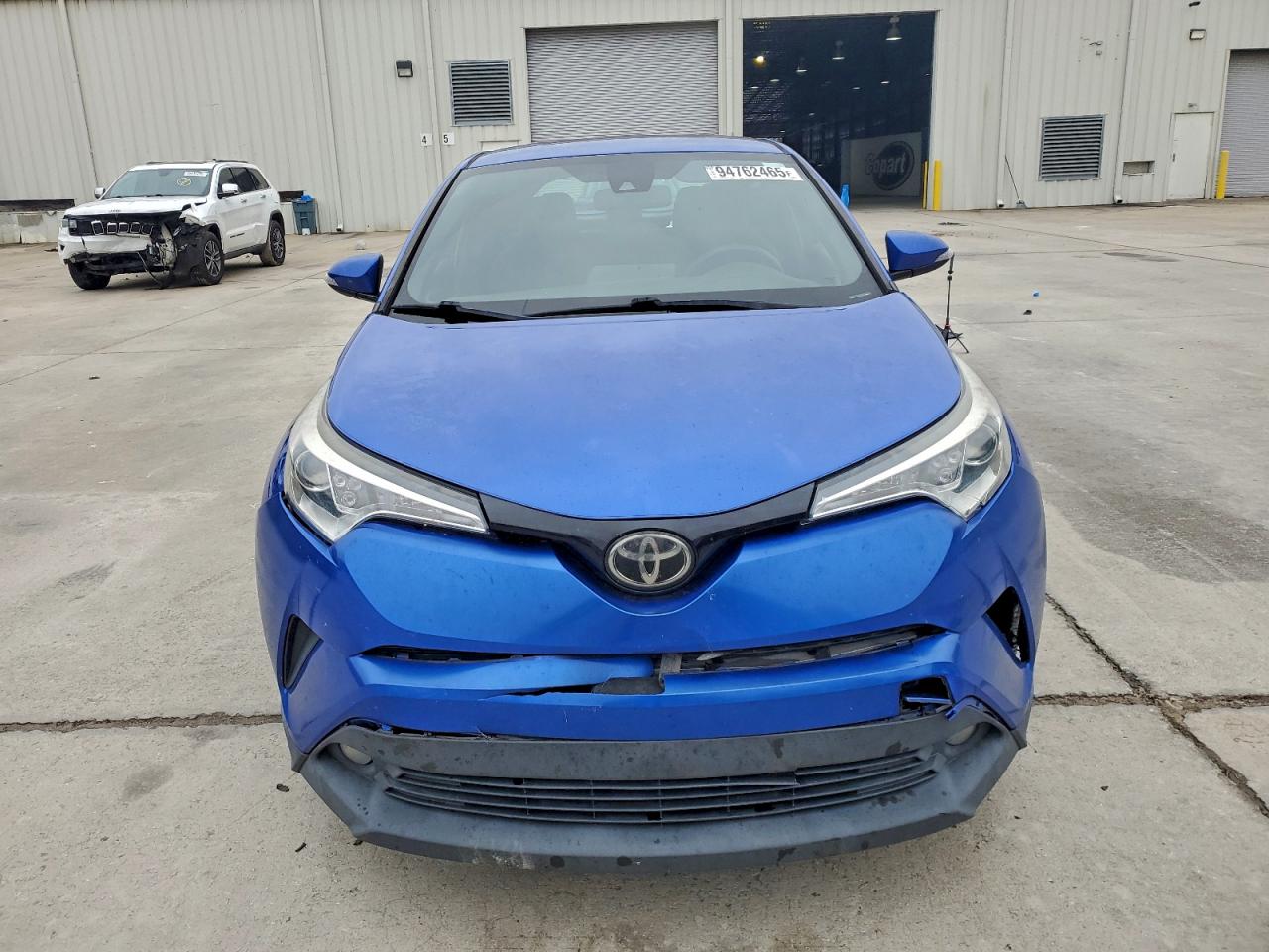 Toyota C-HR Xle Image 9