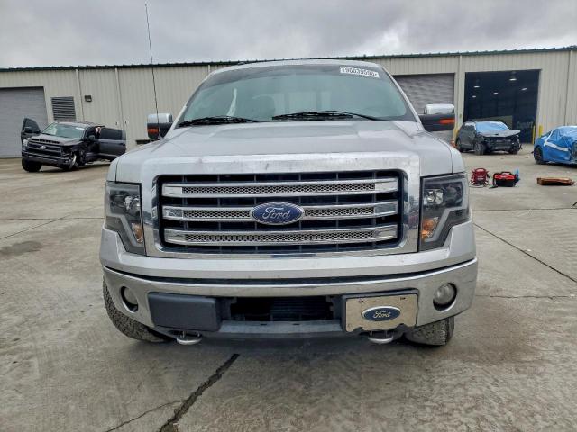Ford F-150 Supercrew Image 7