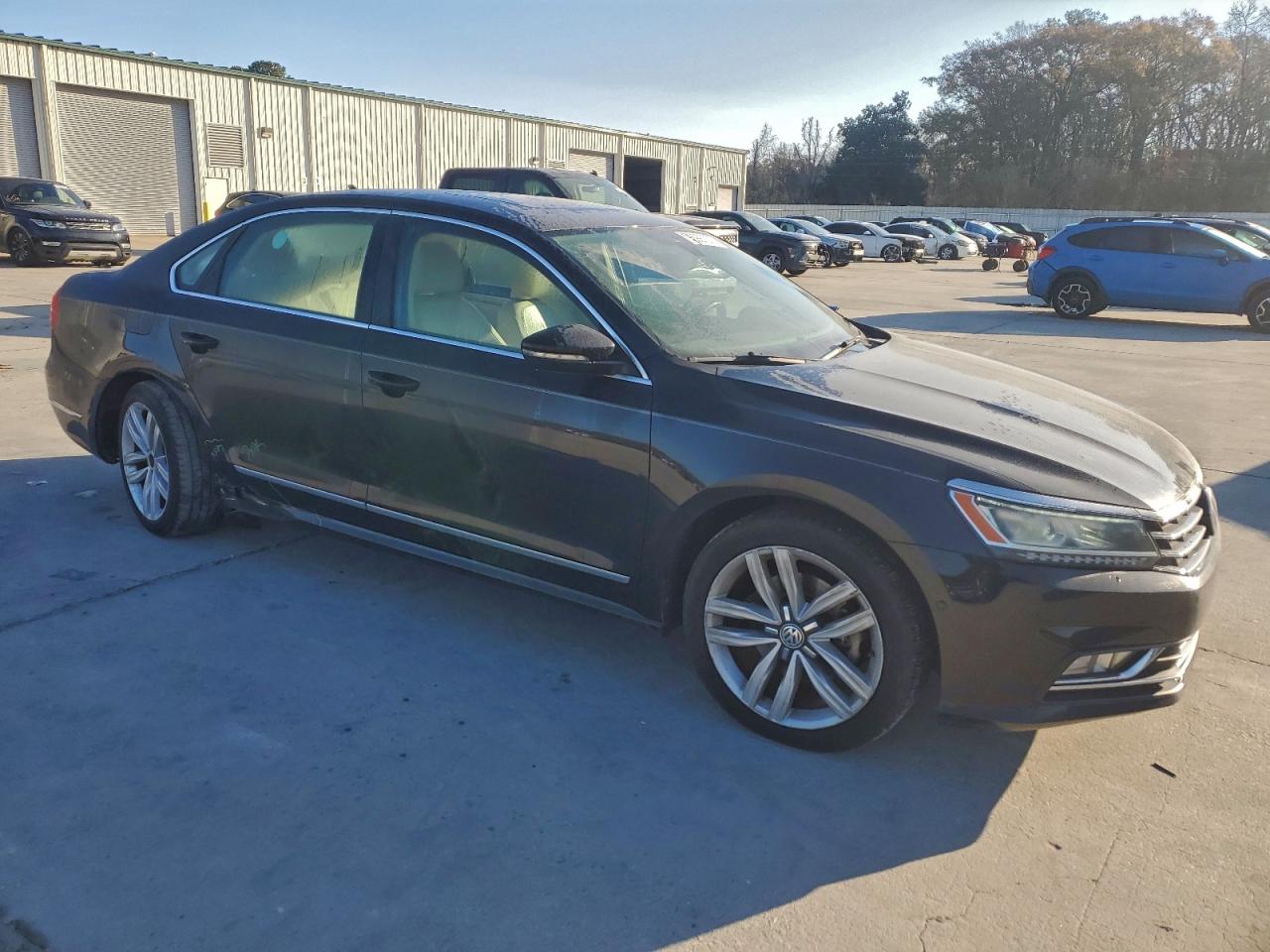 Volkswagen Passat Sel Premium Image 10