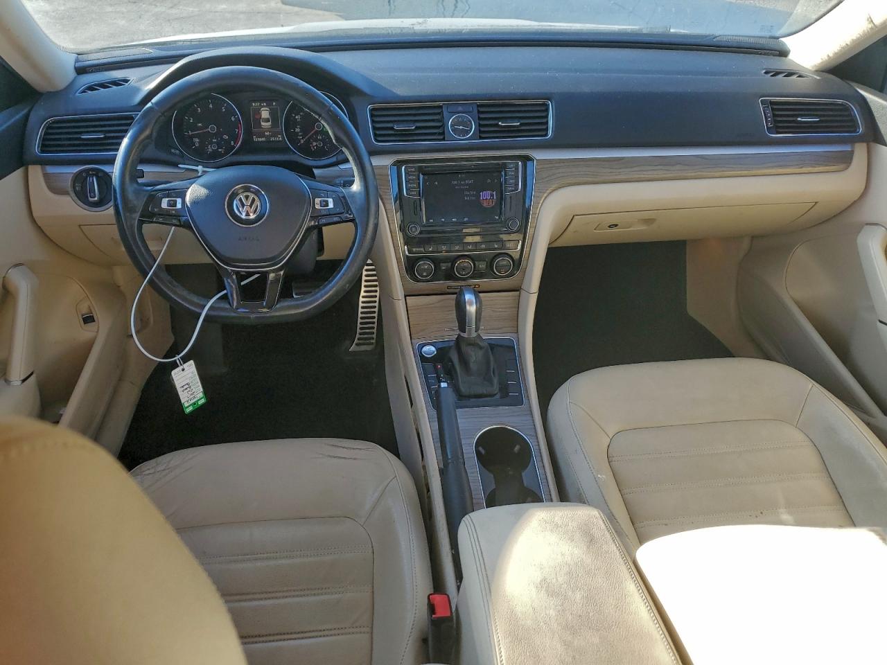Volkswagen Passat Sel Premium Image 6