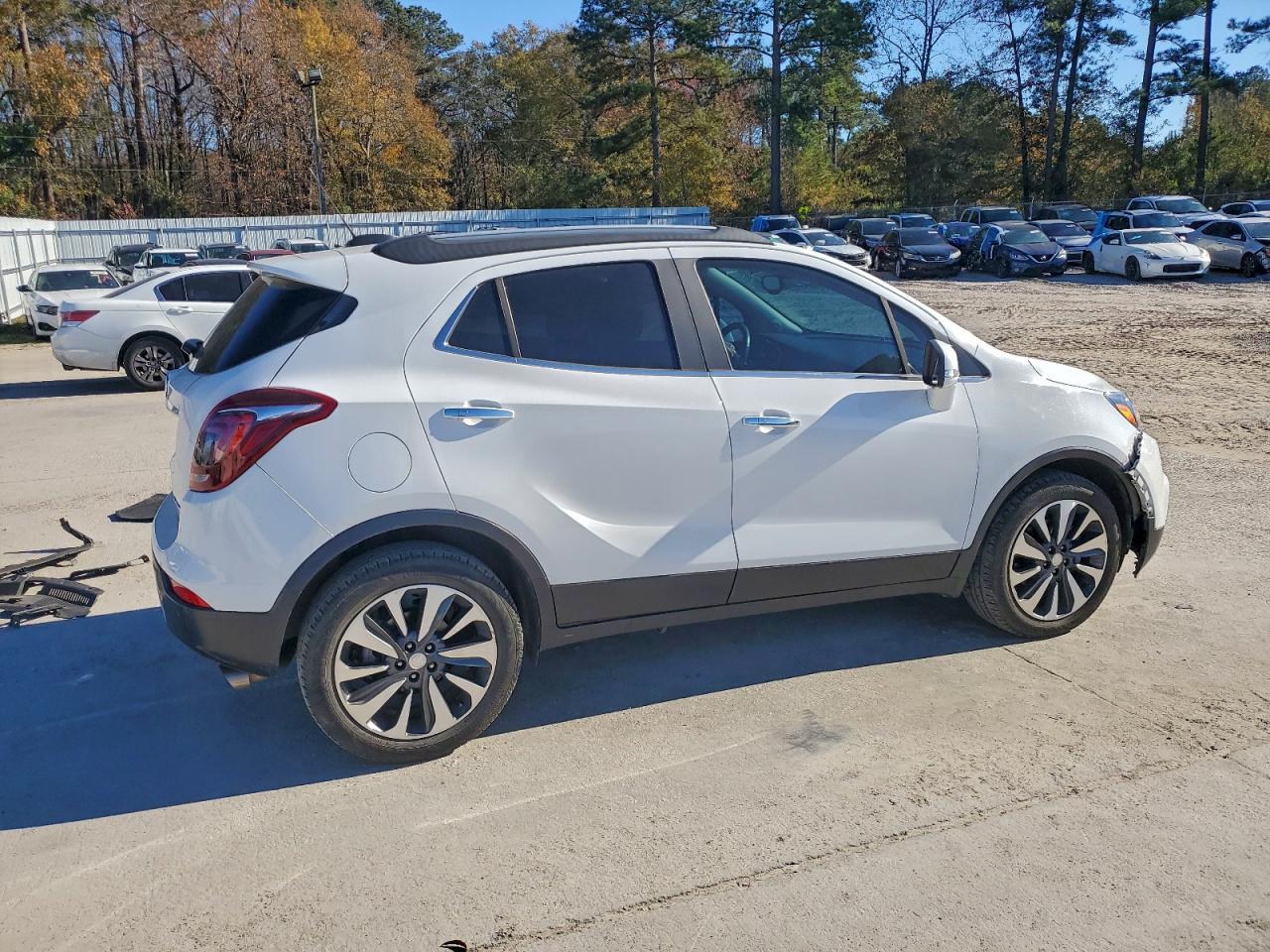 Buick Encore Essence Image 3