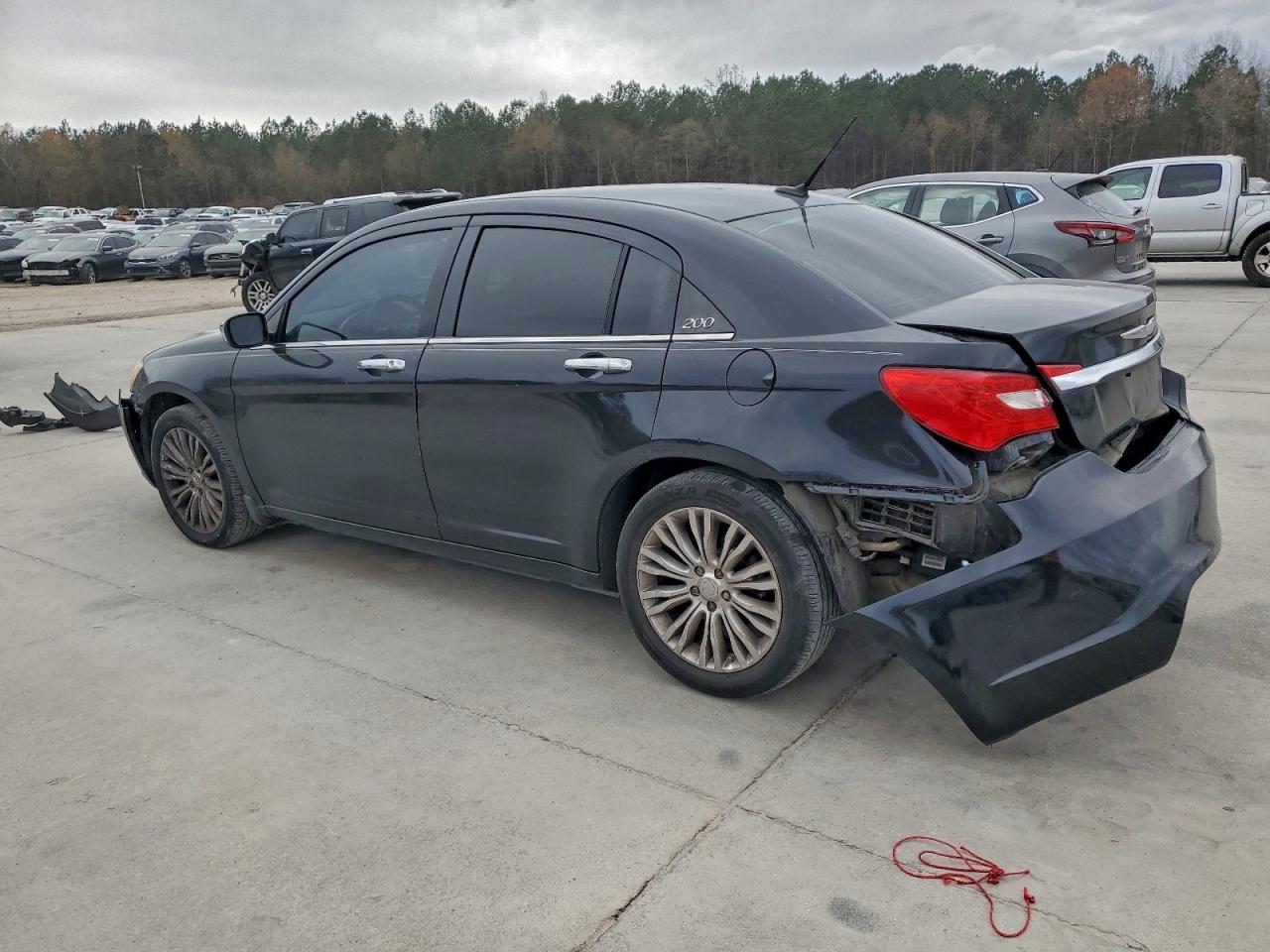 Chrysler 200 Limited Image 7