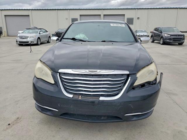 Chrysler 200 Limited Image 4
