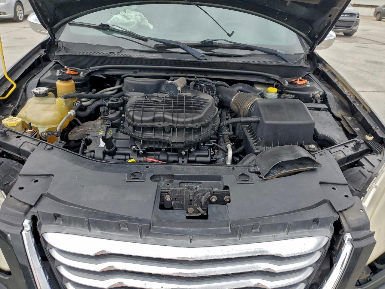 Chrysler 200 Limited Image 10