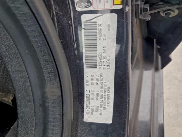 Chrysler 200 Limited Image 12