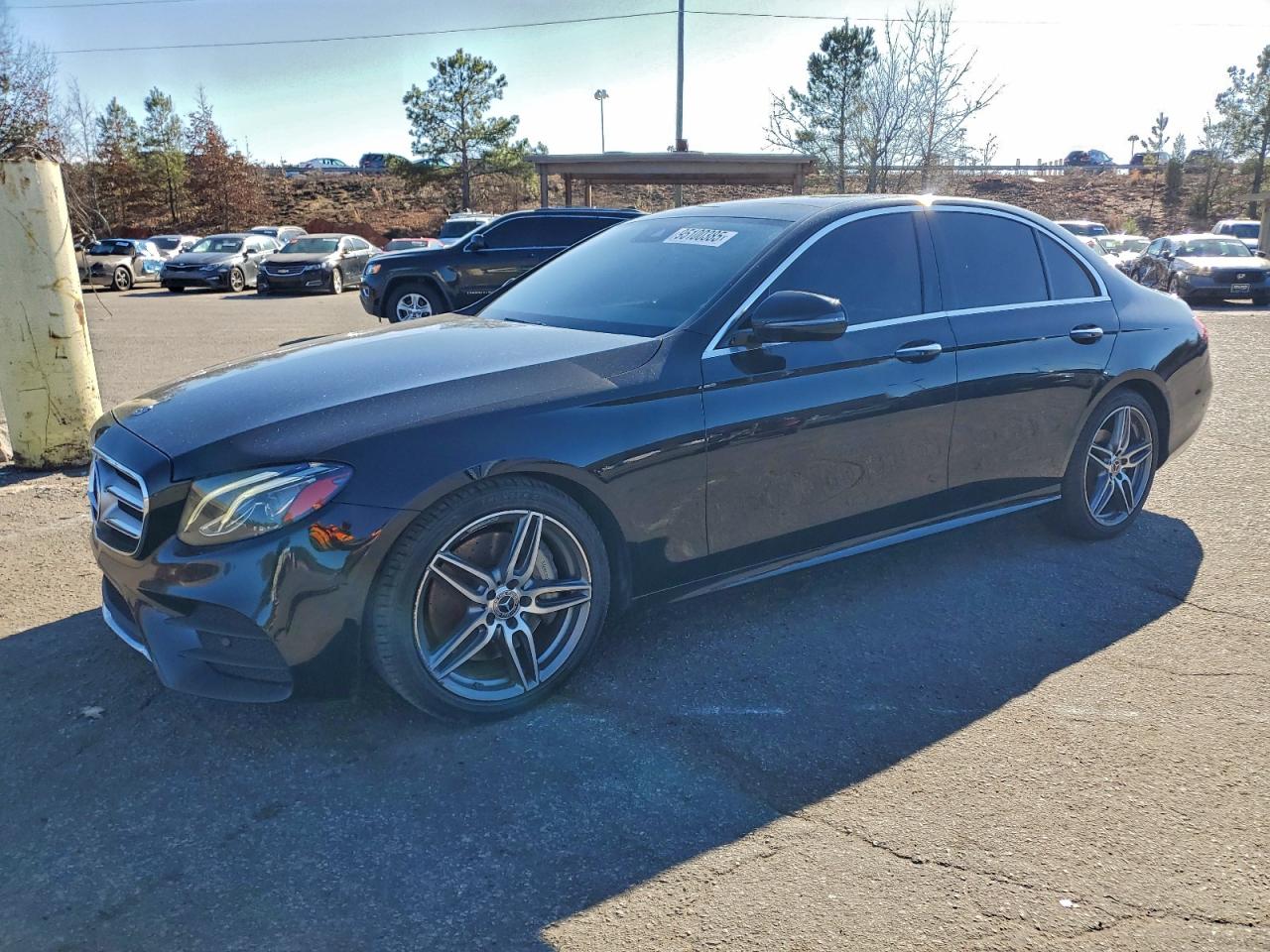 Mercedes-Benz E-Class 300 Image 1