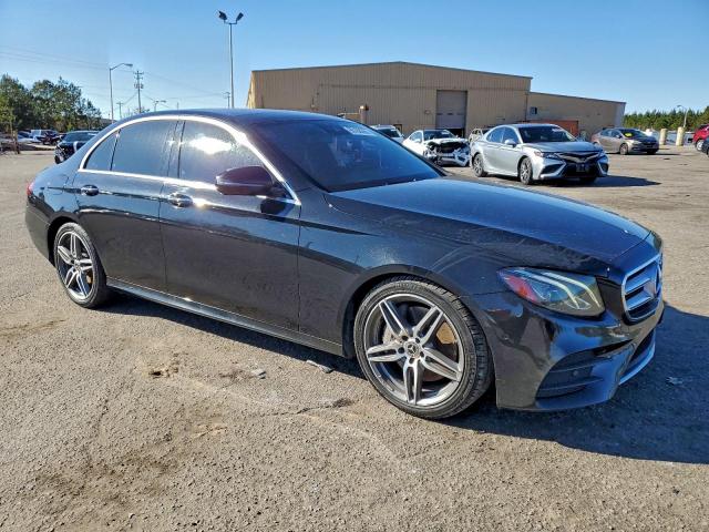 Mercedes-Benz E-Class 300 Image 5