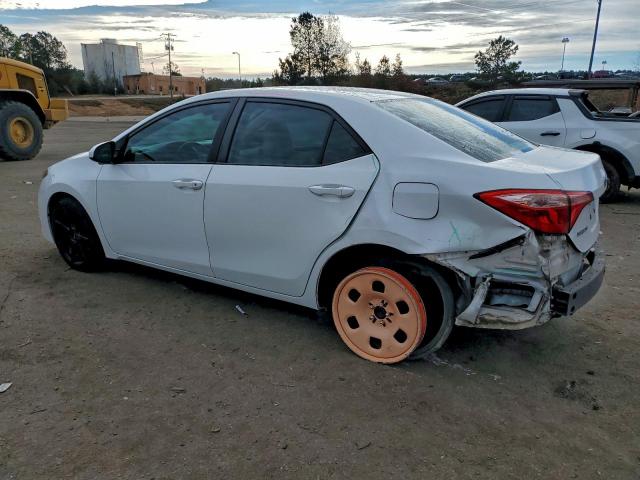 Toyota Corolla L Image 2