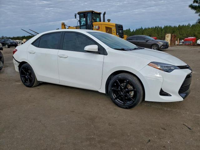 Toyota Corolla L Image 3