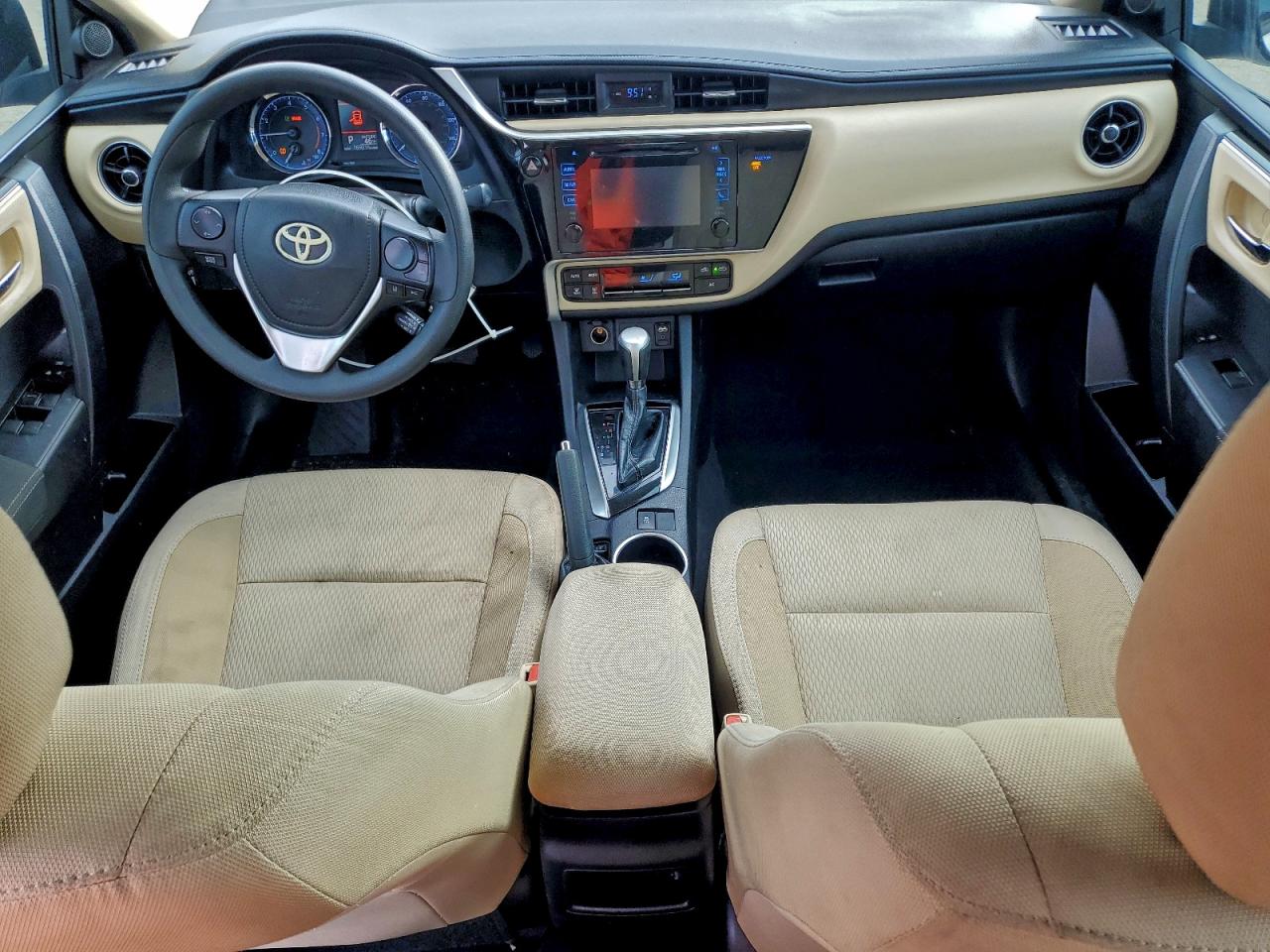 Toyota Corolla L Image 10