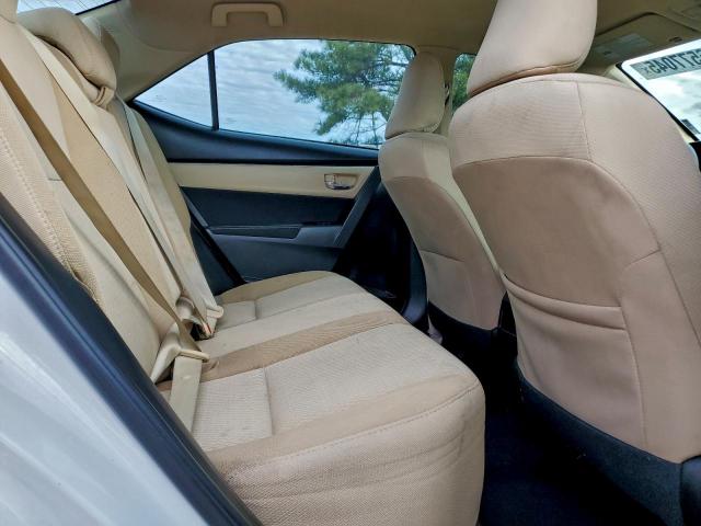 Toyota Corolla L Image 6