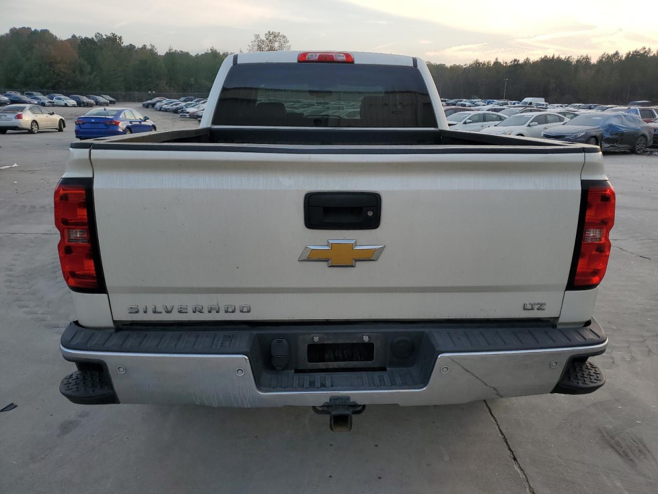 Chevrolet Silverado K1500 Ltz Image 4