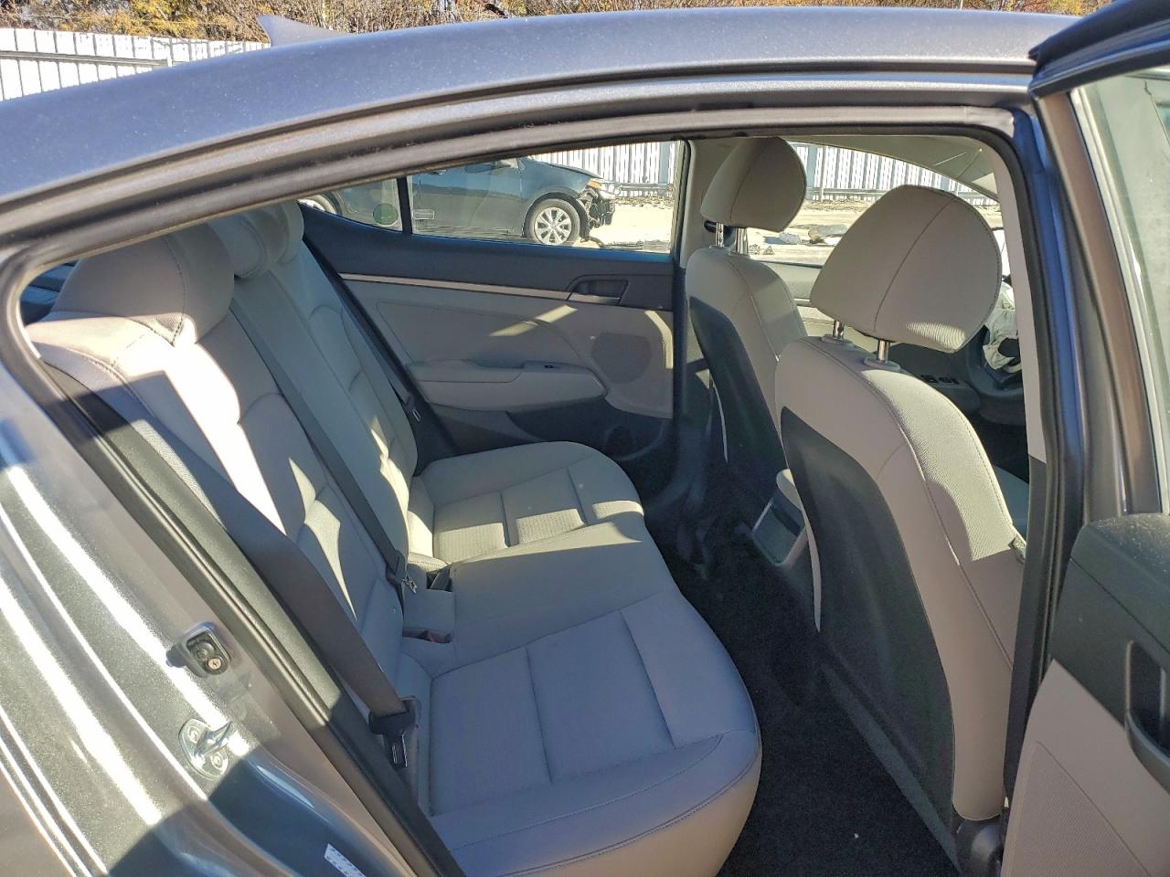 Hyundai ELANTRA Se Image 9