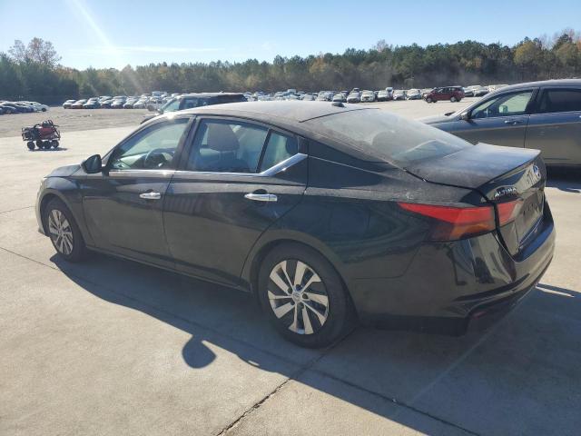 Nissan Altima S Image 10