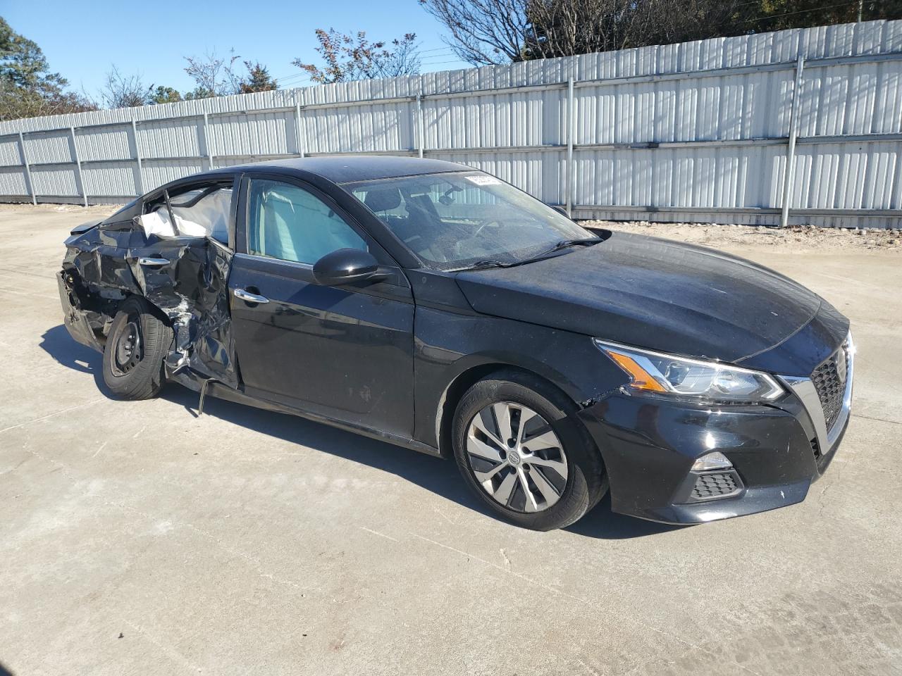 Nissan Altima S Image 9