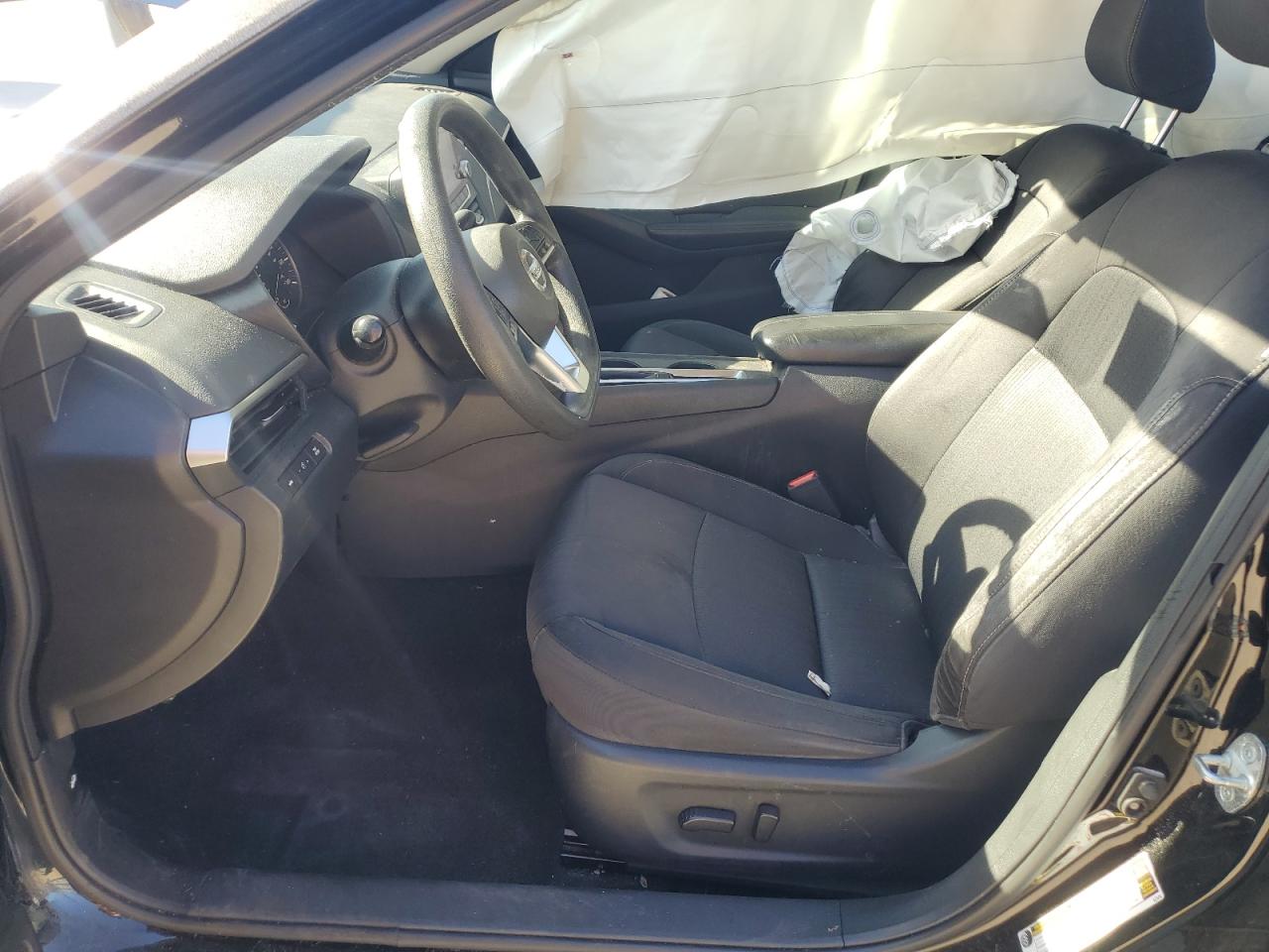 Nissan Altima S Image 5