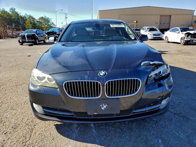 BMW 5 Series I Image 2