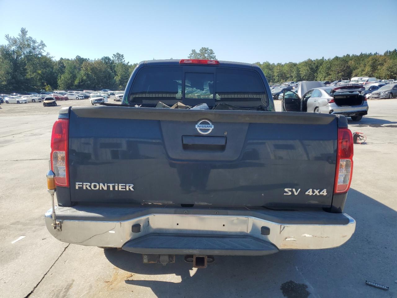 Nissan Frontier S Image 8