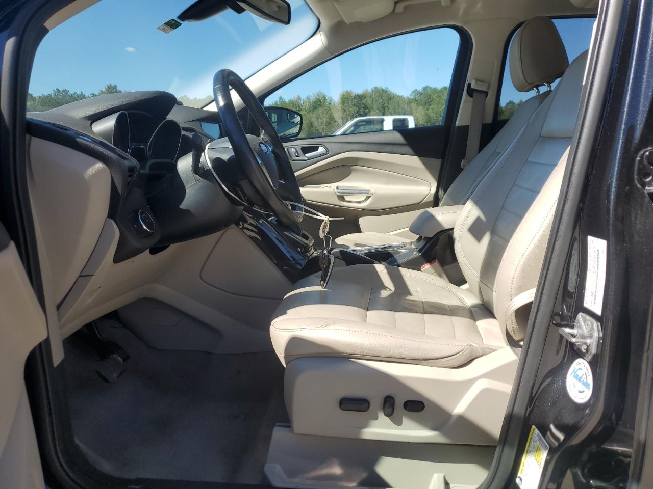 Ford Escape Titanium Image 13