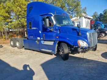  Salvage Freightliner Cascadia 1