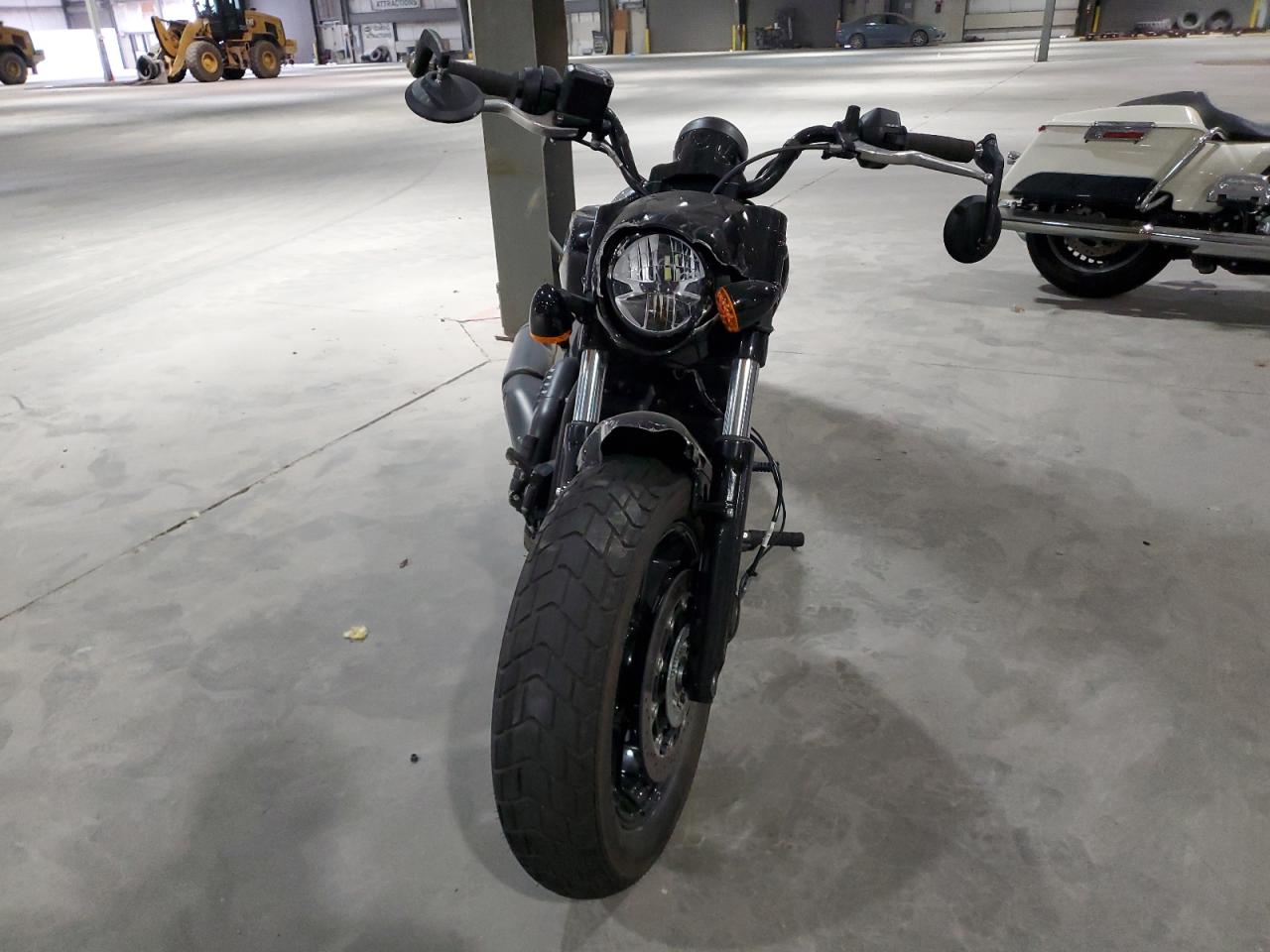 Indian Motorcycle Co Motorcycle Bobber Image 4