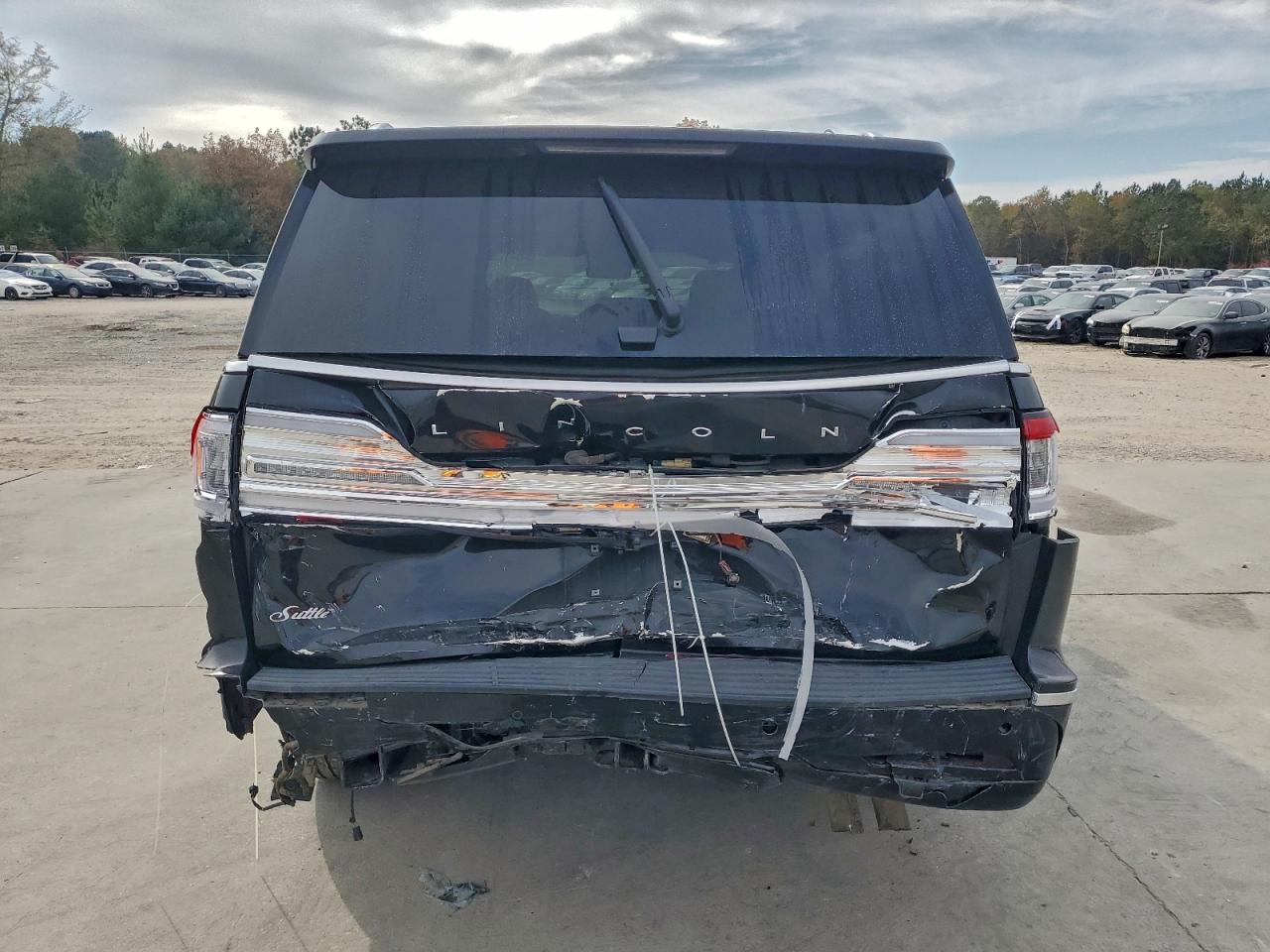 Lincoln Navigator L Reserve Image 11