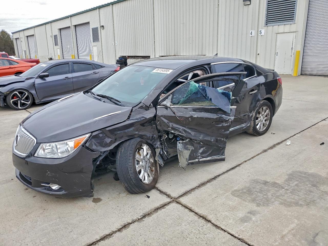 Buick LaCrosse Image 1