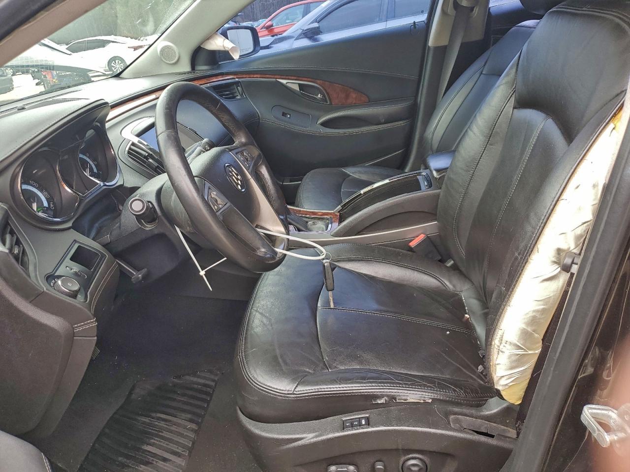 Buick LaCrosse Image 11