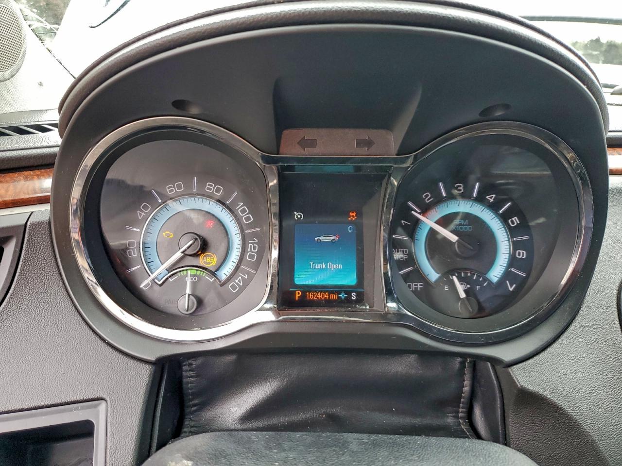 Buick LaCrosse Image 4