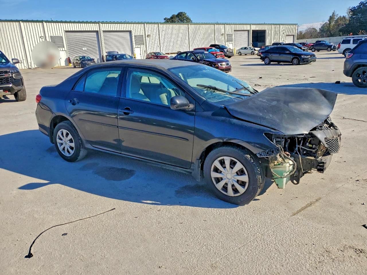 Toyota Corolla Base Image 12