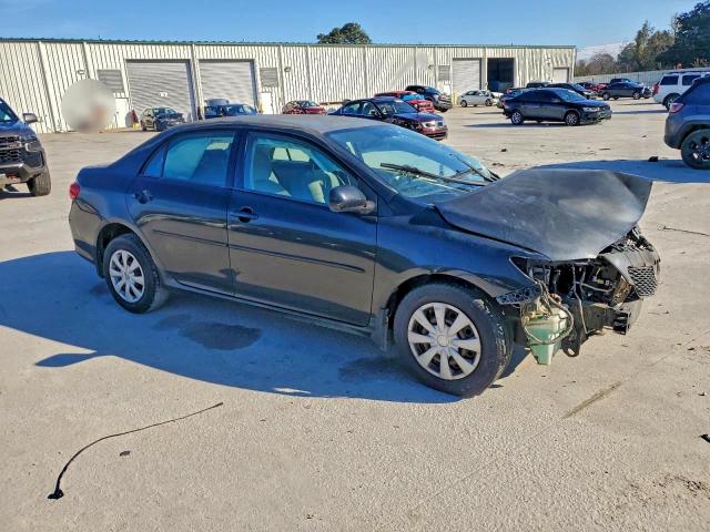 Toyota Corolla Base Image 12