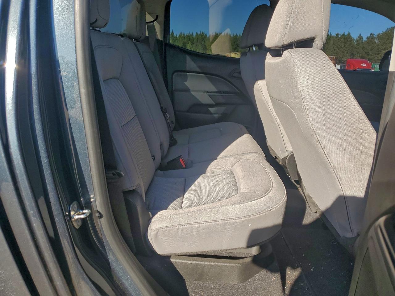 Chevrolet Colorado Image 12