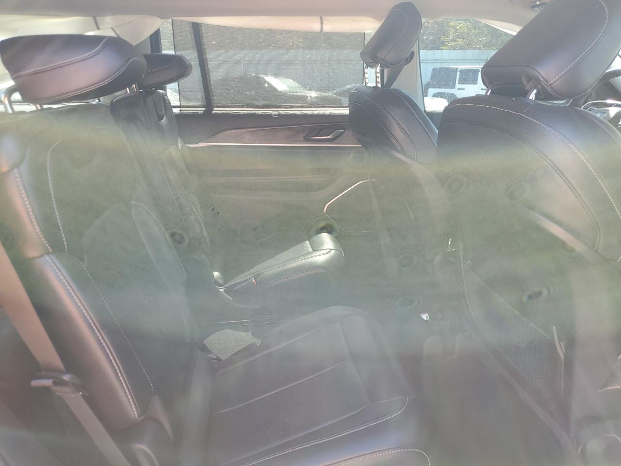 Jeep Grand Cherokee L Limited Image 9