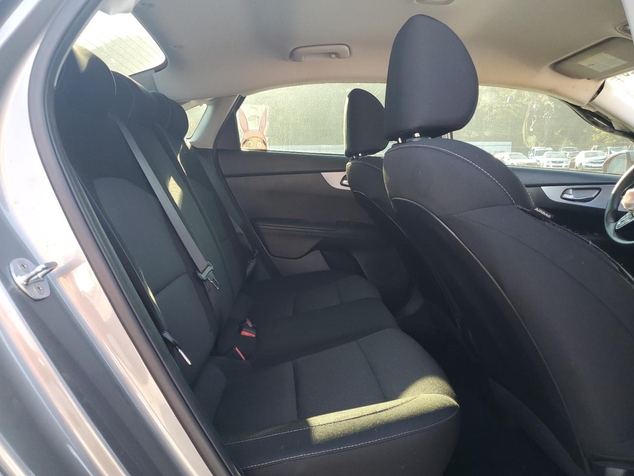 Kia Forte Fe Image 8