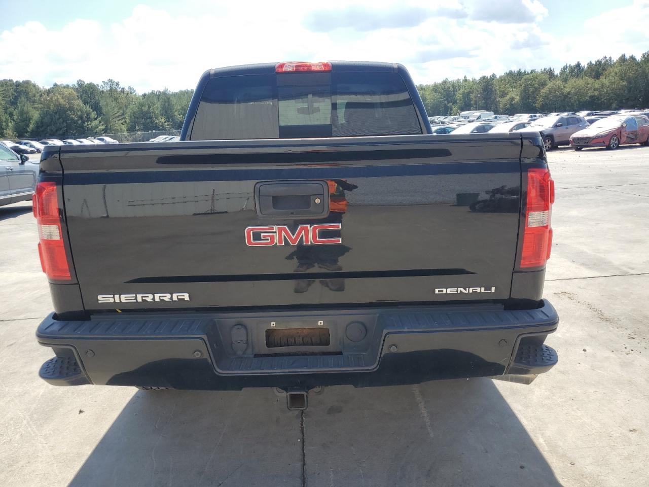 GMC Sierra K1500 Denali Image 11