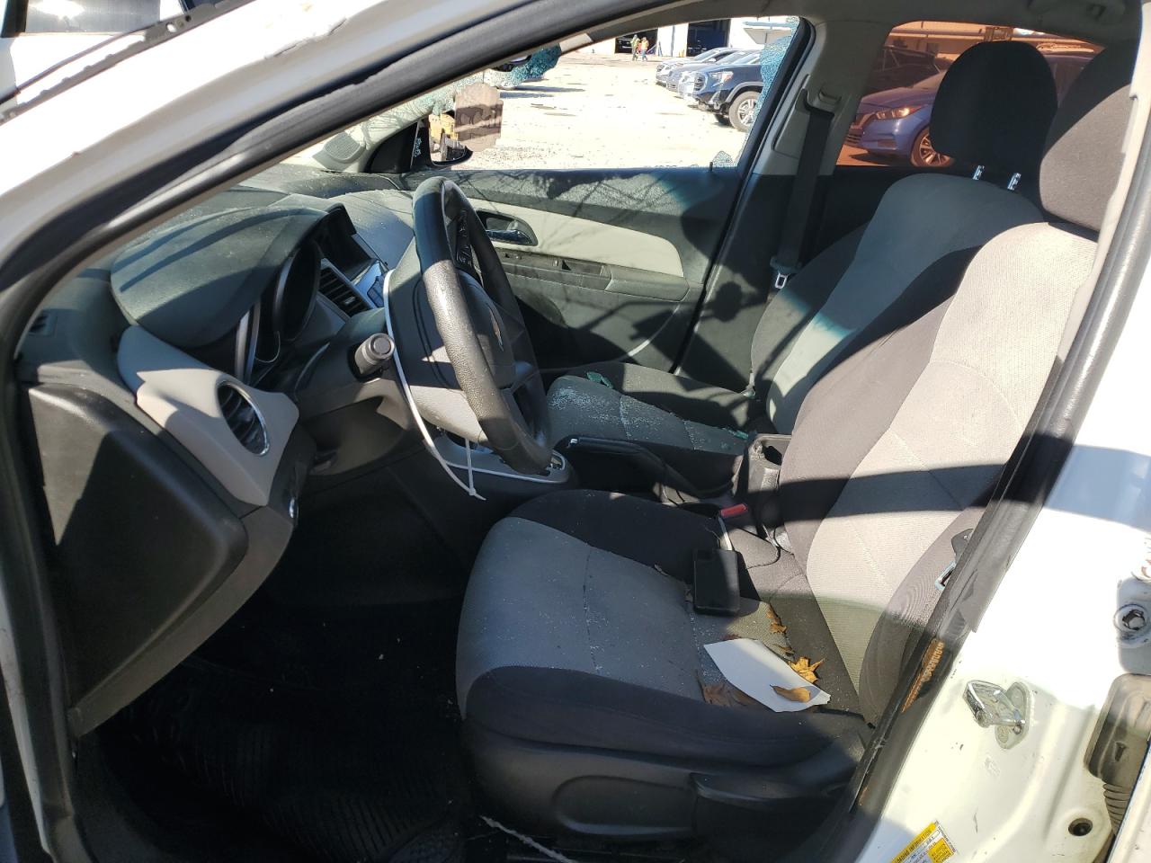 Chevrolet Cruze Ls Image 7