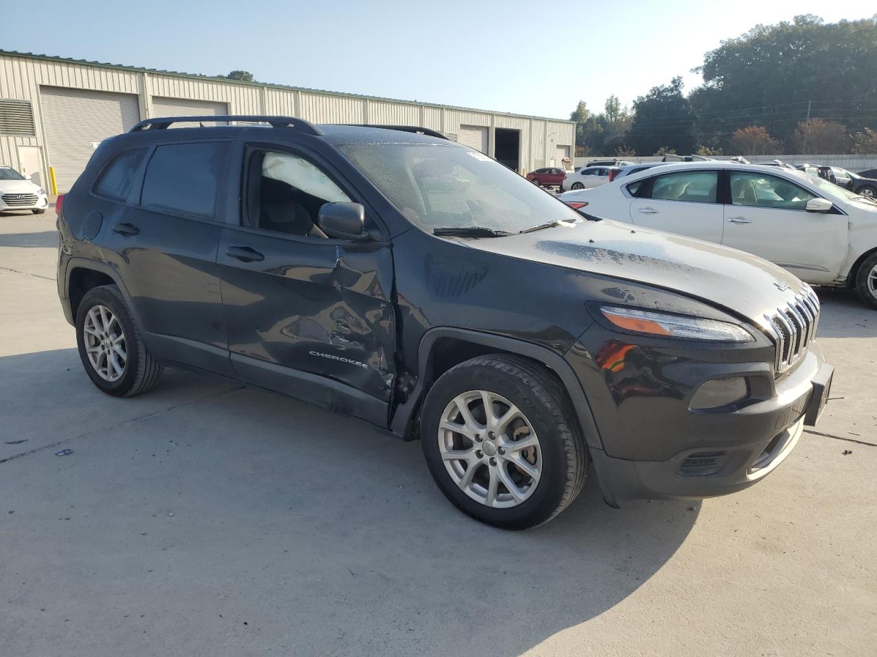 Jeep Grand Cherokee Sport Image 3