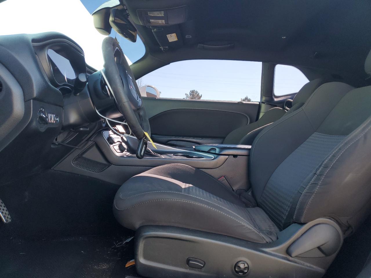 Dodge Challenger R/t Scat Pack Image 5