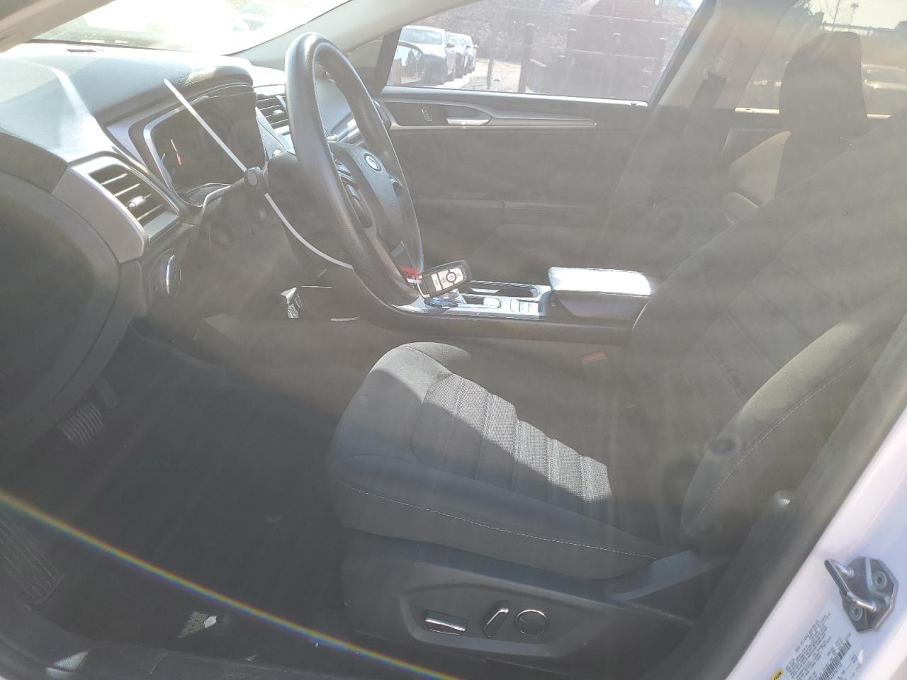 Ford Fusion Se Image 6