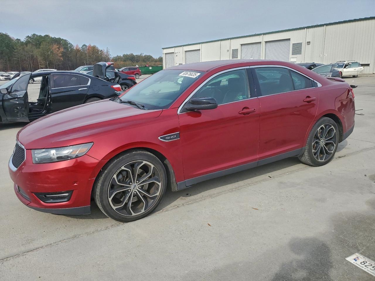 Ford Taurus Sho Image 1