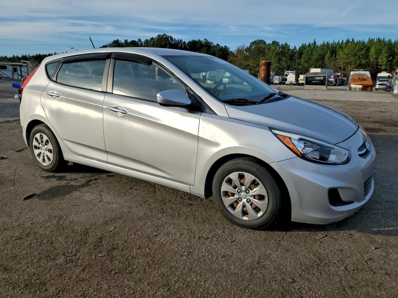 Hyundai ACCENT Se Image 10