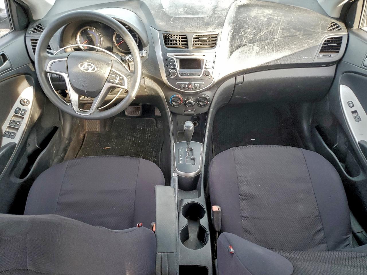 Hyundai ACCENT Se Image 9