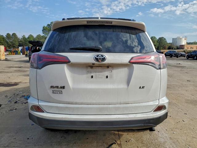 Toyota RAV4 Le Image 11