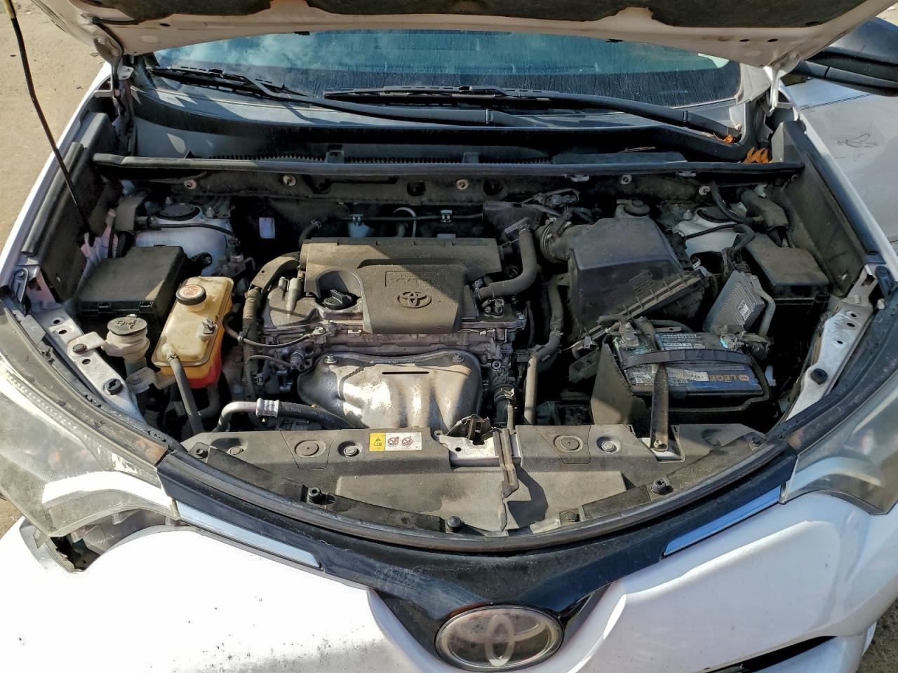 Toyota RAV4 Le Image 7