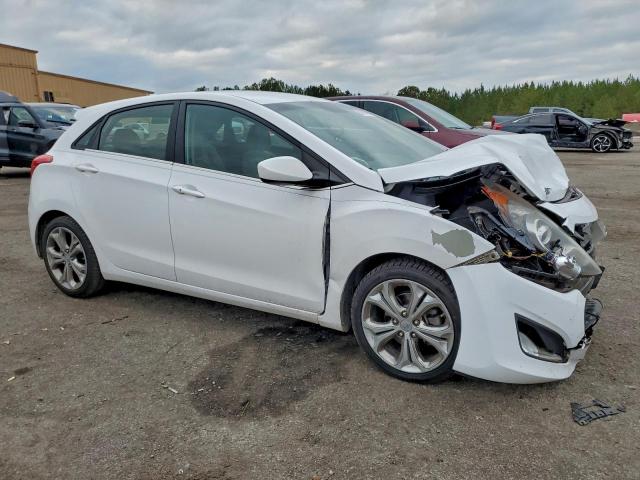 Hyundai ELANTRA Image 3