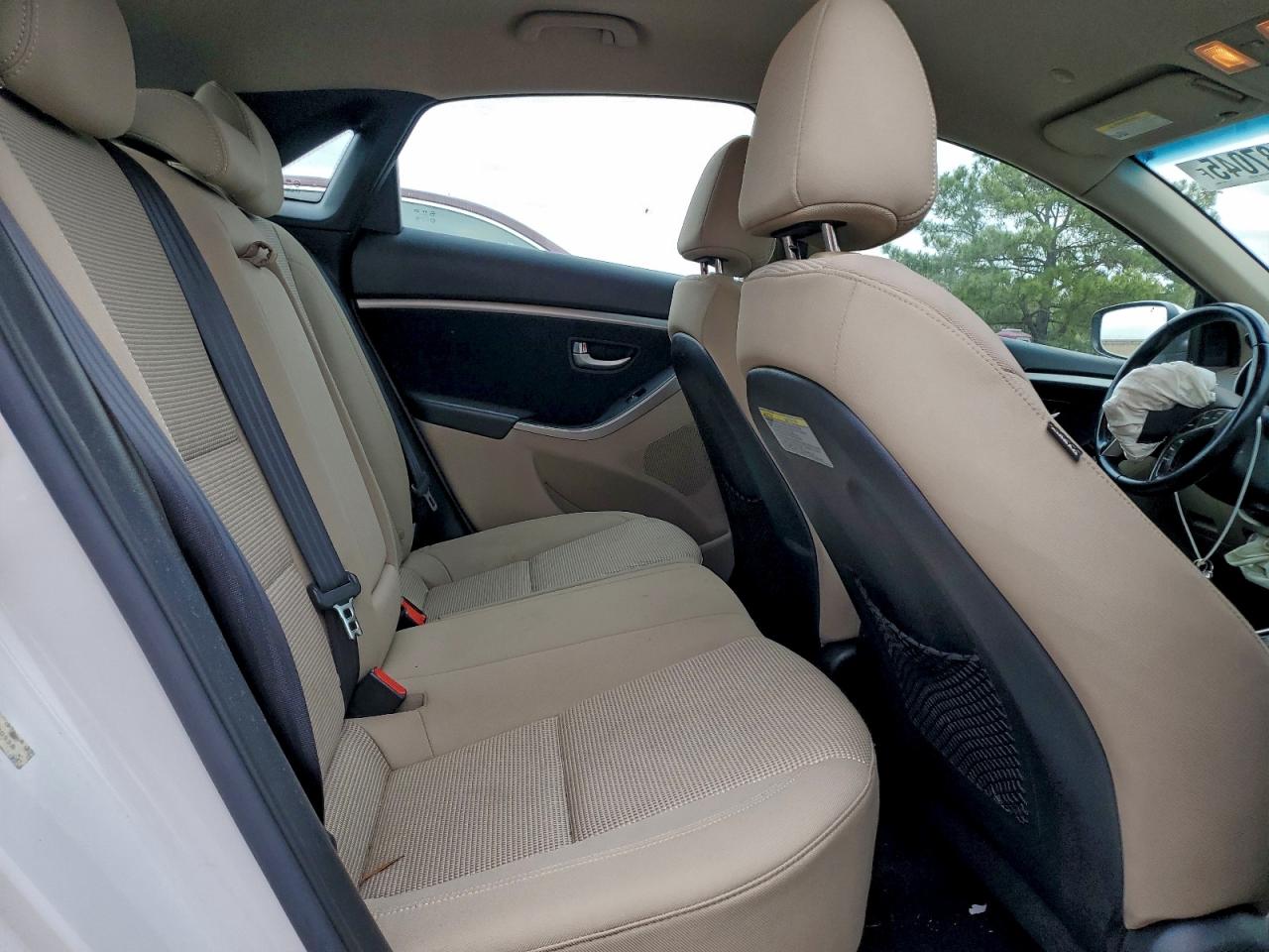 Hyundai ELANTRA Image 9