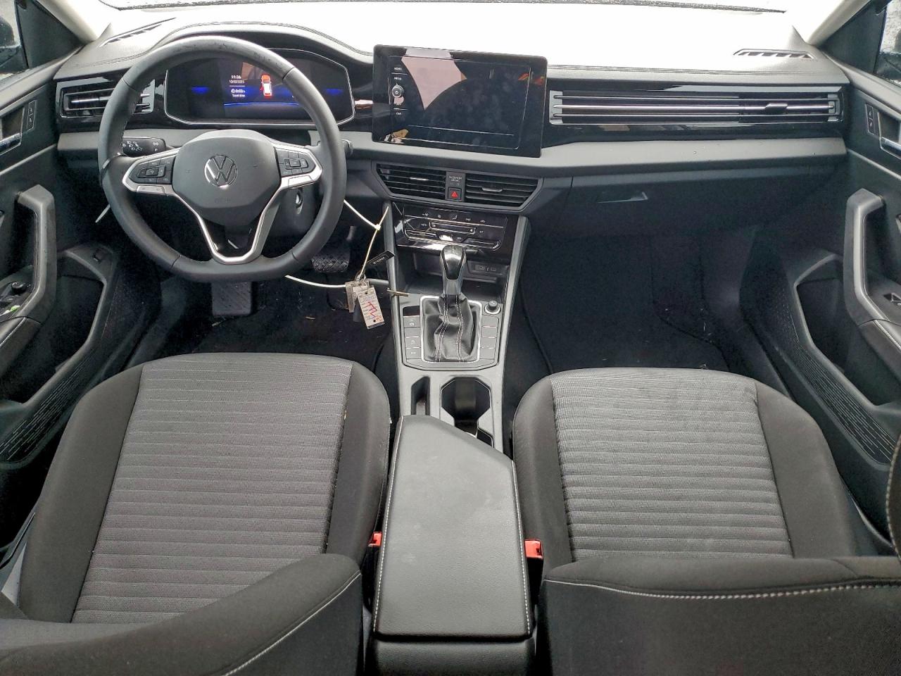 Volkswagen Jetta S Image 6