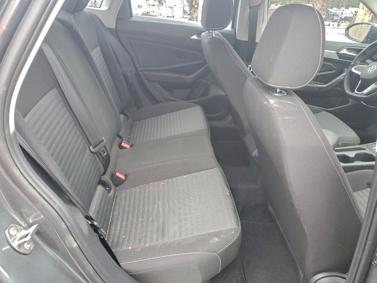 Volkswagen Jetta S Image 12