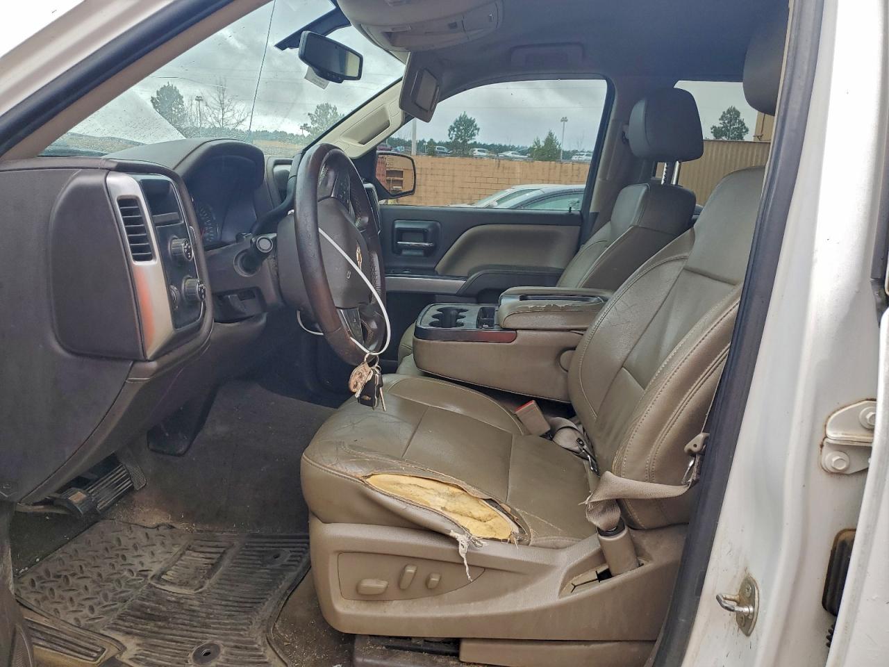 Chevrolet Silverado K1500 Ltz Image 2