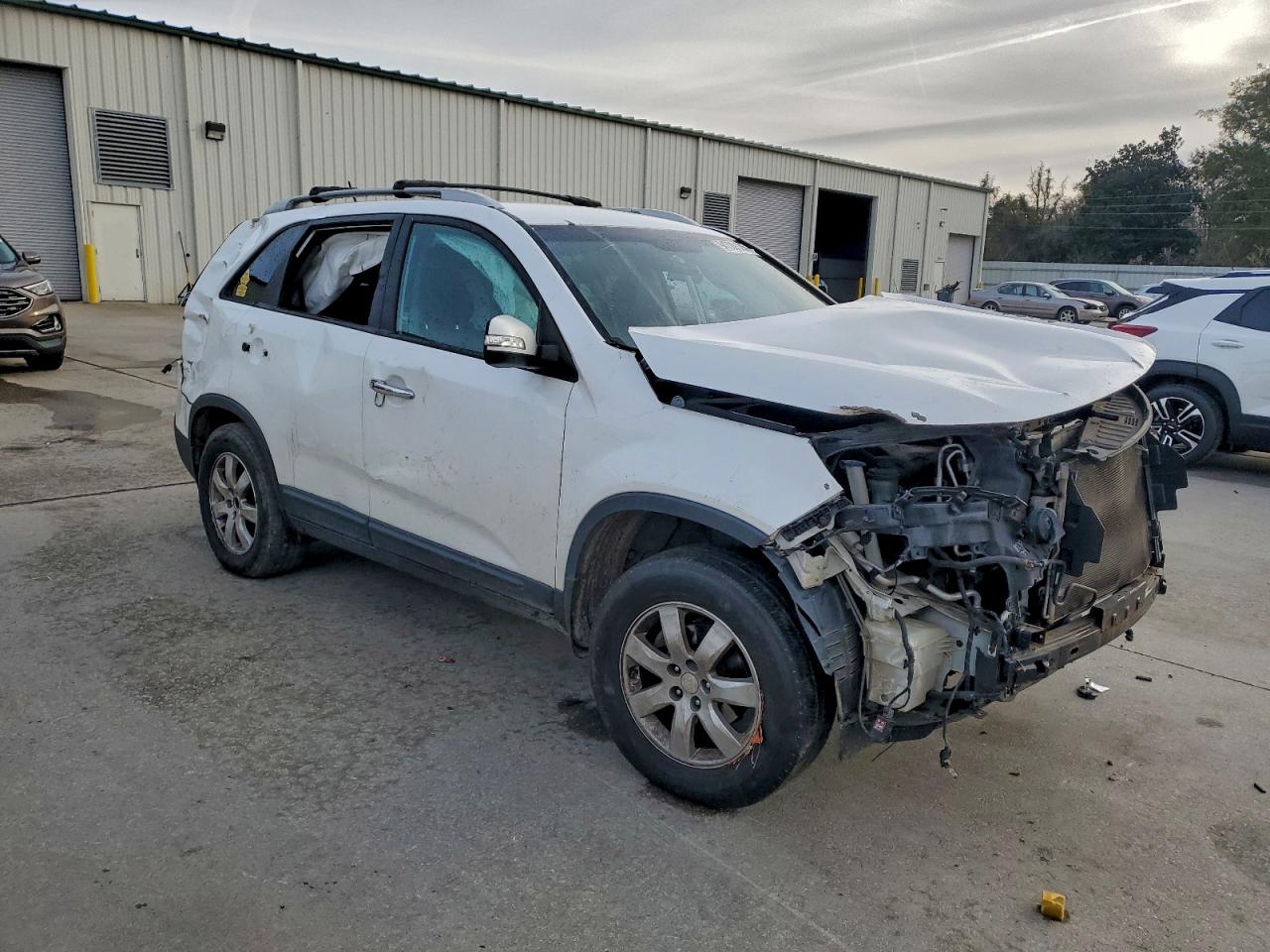 Kia Sorento Base Image 13